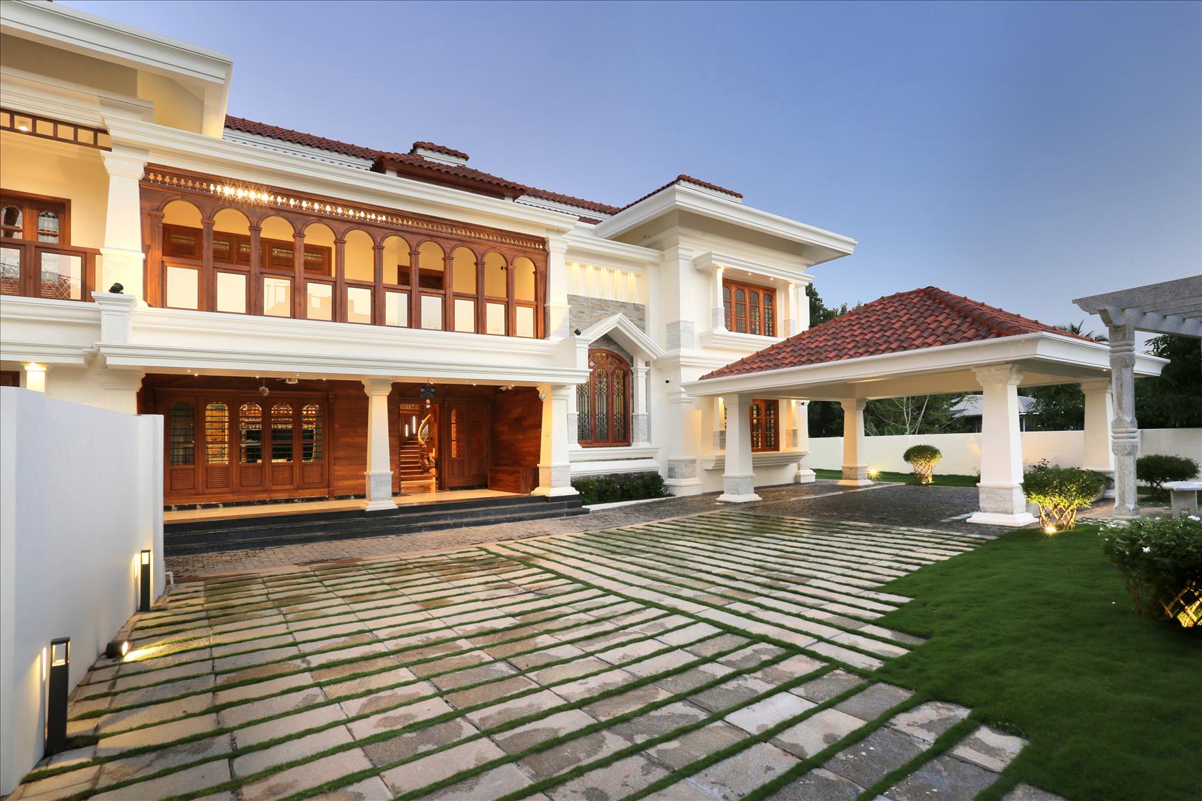 Pinnacle Residential Project - Modern luxury house with resort-style features